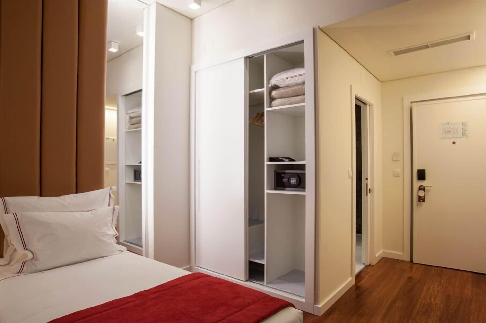 The 7 Hotel, Suites, & Hotel Lissabon